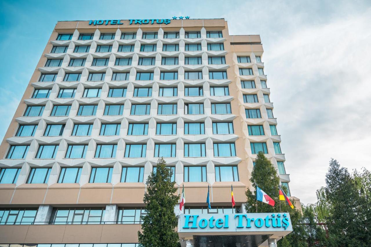 Hotel Trotuş Onesti Buitenkant foto